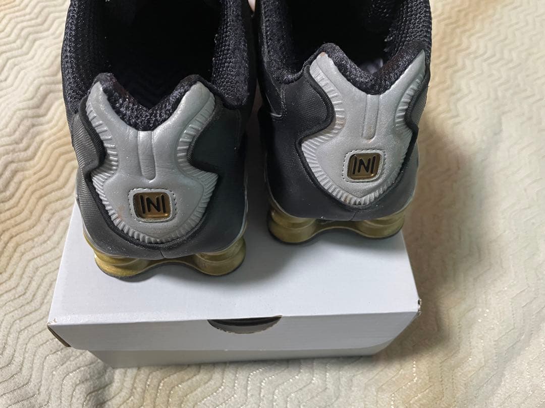 NIKE NEYMAR ブラック ゴールド スニーカー