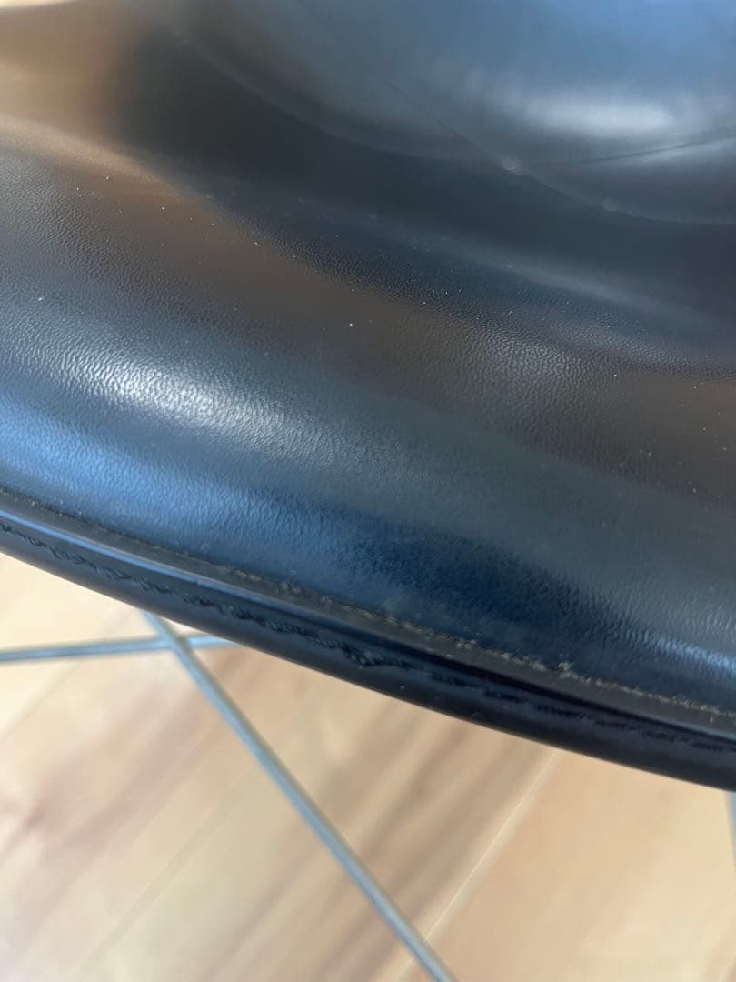 ハーマンミラー　イームズ　ナウガハイドレザー　キャツクレードル