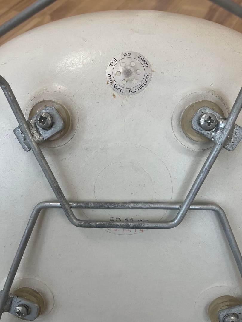 ハーマンミラー　イームズ　ナウガハイドレザー　キャツクレードル