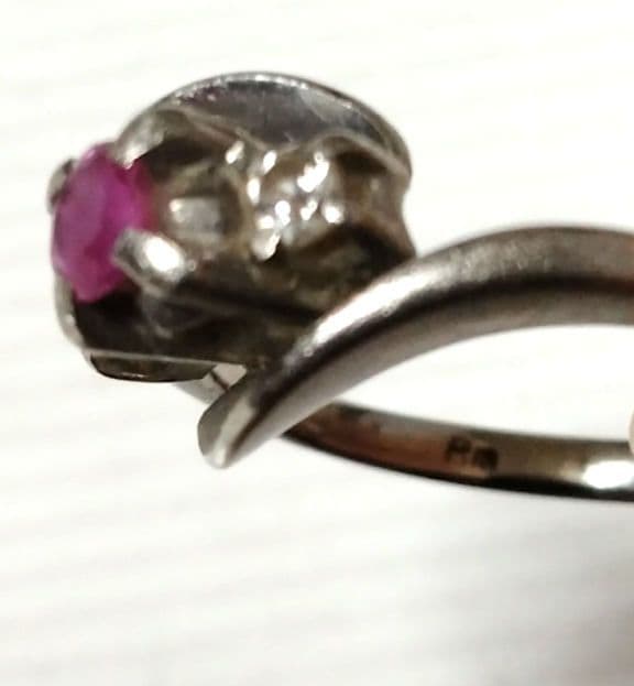 な*迎様 シルバー 色　フラワーデザイン ルビーリング