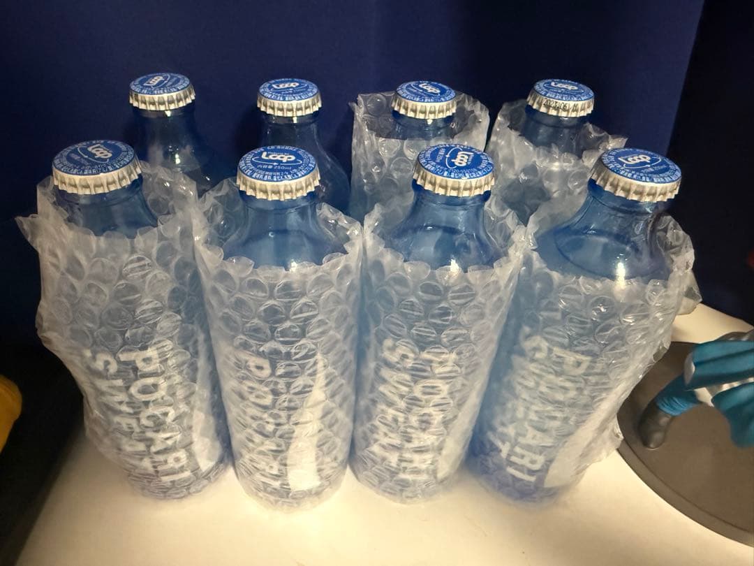 瓶のポカリスウェット 8本セット