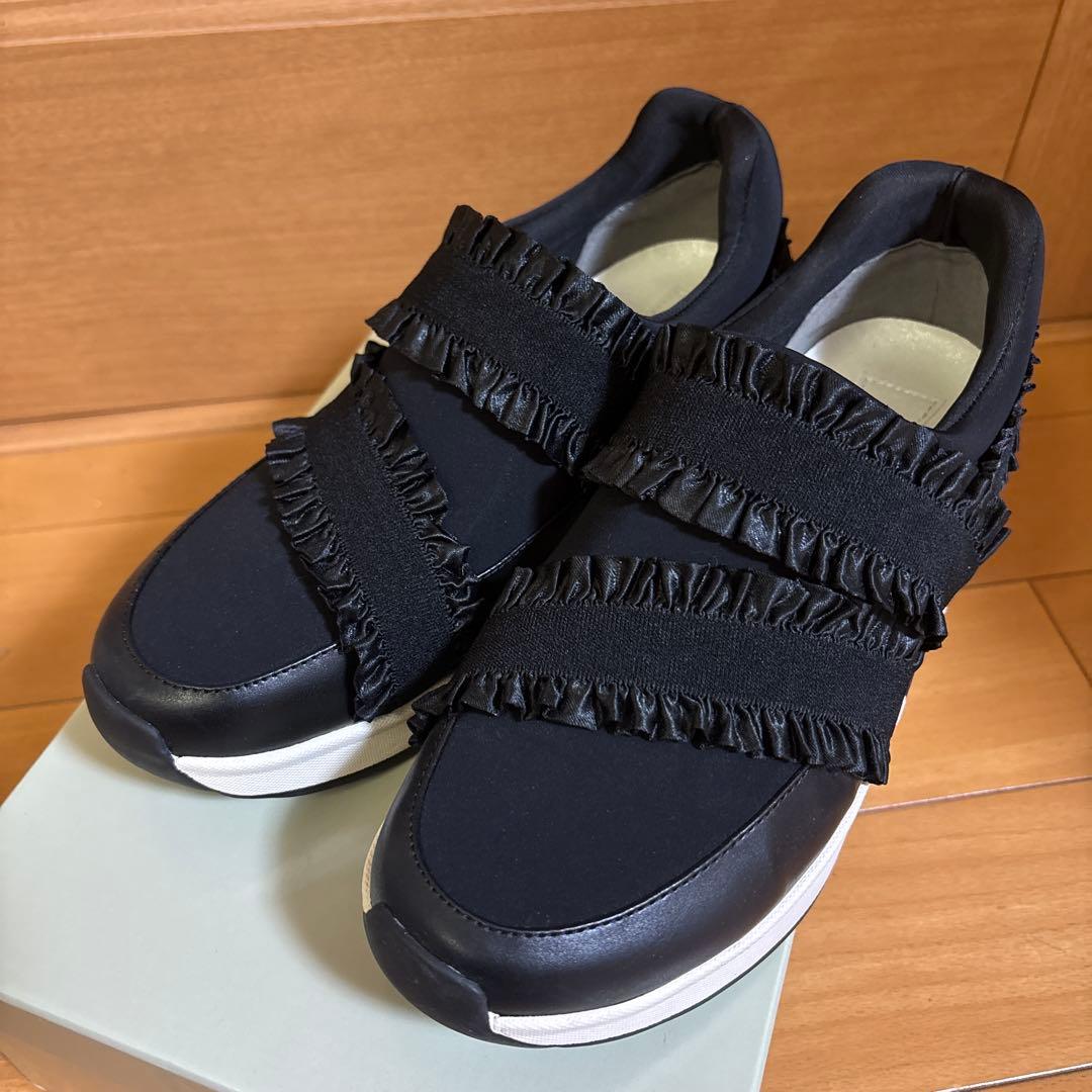 ANTEPRIMA アンテプリマ フリルモチーフ ブラックスニーカー 24.0