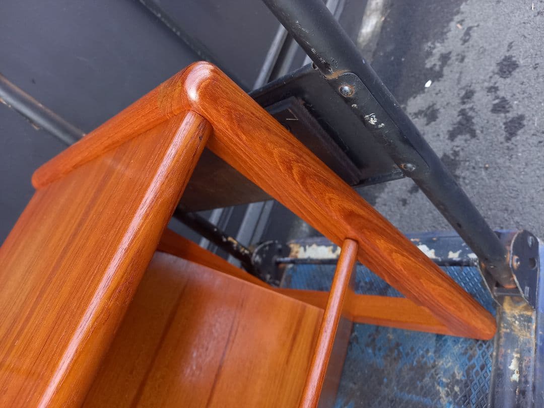 北欧　モダン　デンマーク　アクセル　キアスゴー　サイド　テーブル　ワゴン