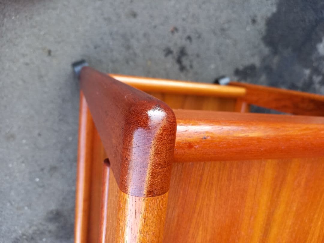 北欧　モダン　デンマーク　アクセル　キアスゴー　サイド　テーブル　ワゴン