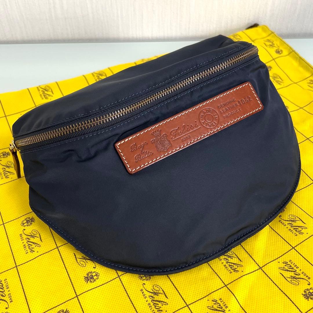 『極美品』Felisi フェリージ1052 ボディバッグ クロスボディ　ネイビー