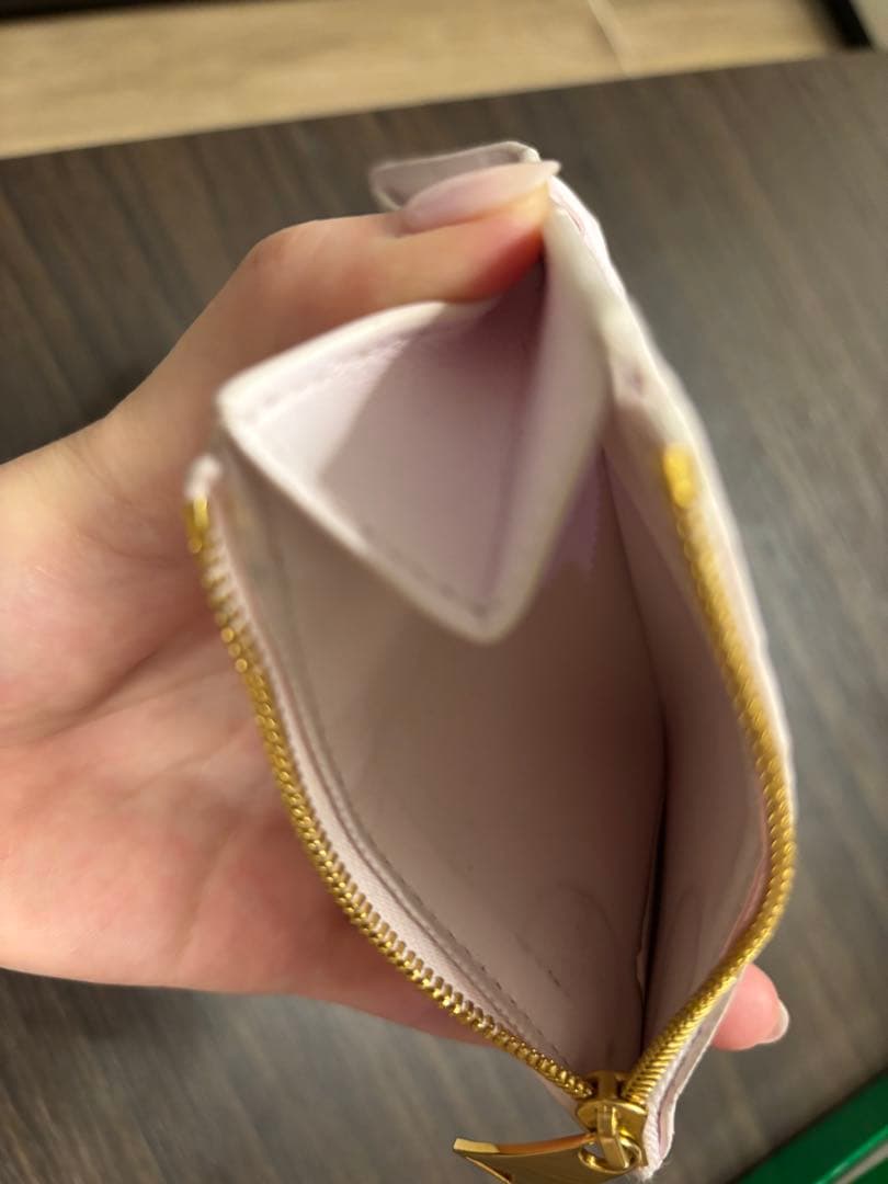 BOTTEGA VENETA ピンクレザー折り財布