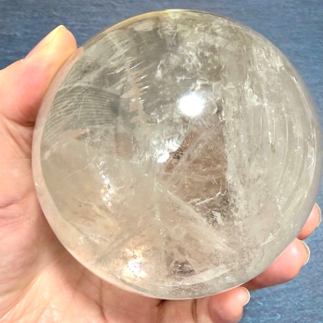 ◆約86mm 大玉！水晶スフィア 天然石鉱物スモーキークォーツ六条模様内包物