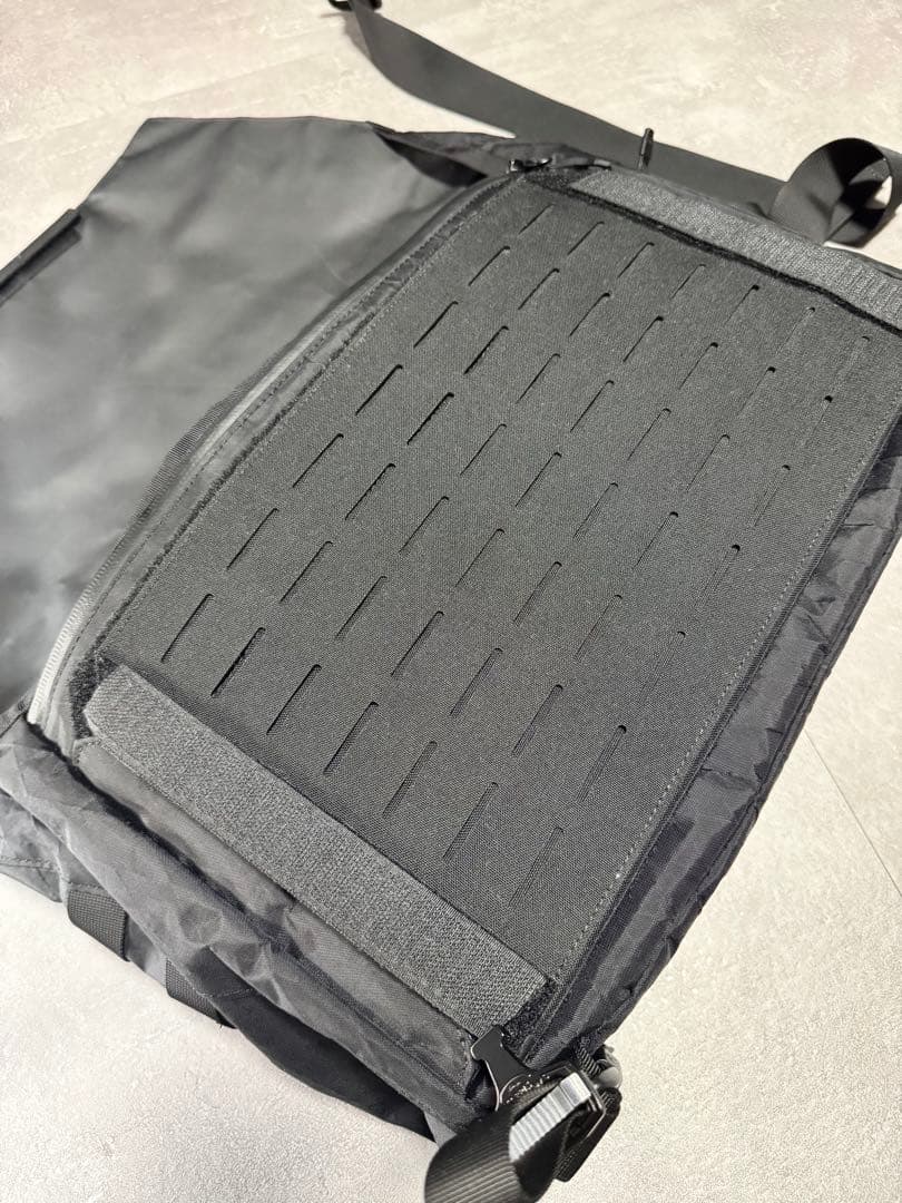 Foxbat Dynamics LEG-01 X-PAC メッセンジャー