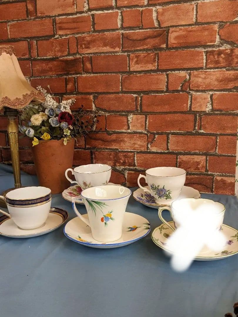 イギリスアンティーク　1920〜1950年代　ティーカップ＆ソーサー4客セット