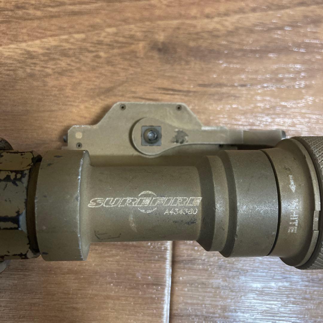 surefire ライト　フラッシュライト
