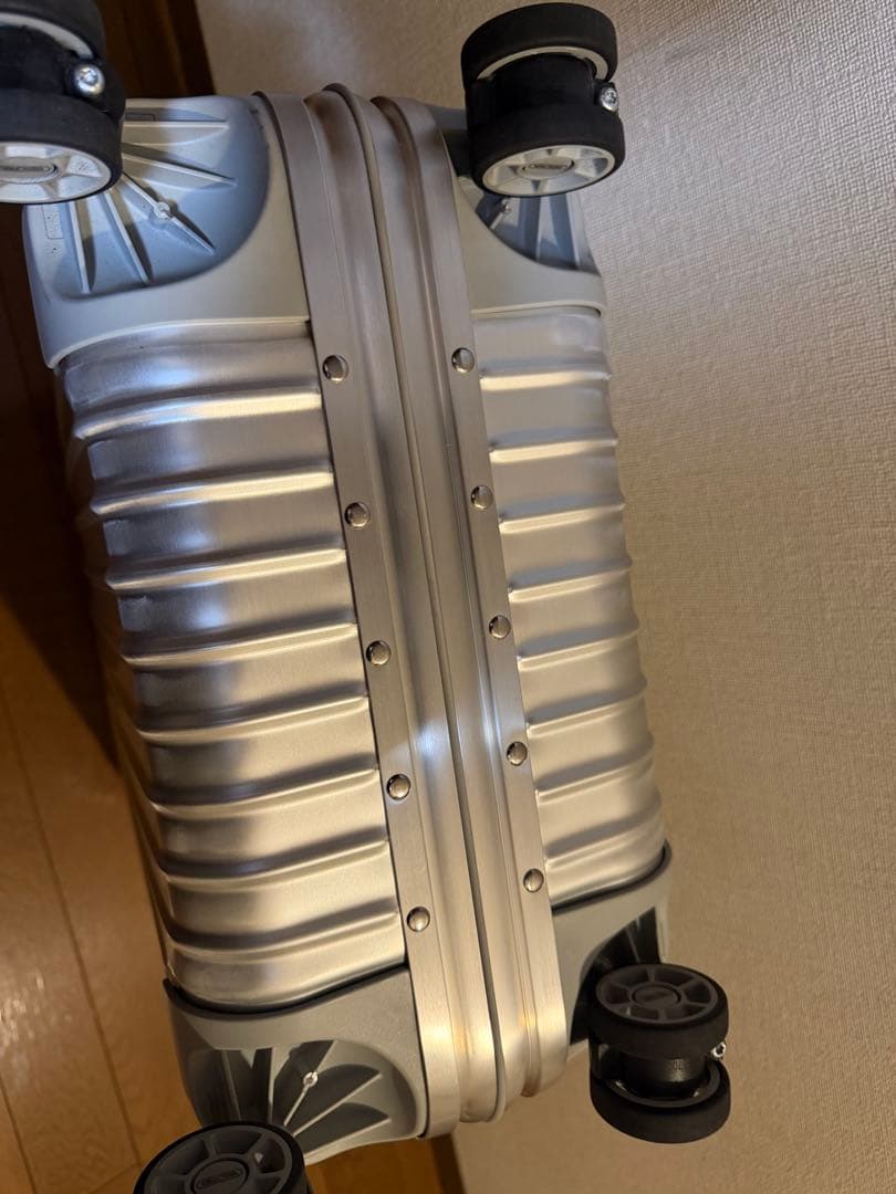 リモワ　トパーズ　Rimowa Topas 機内持ち込み 32L 4輪