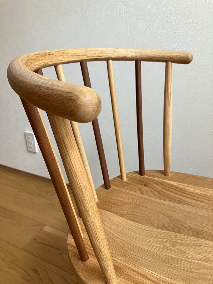 アデペシュ　ハーフラウンドチェア　オーク　ウォルナット　木製　チェア