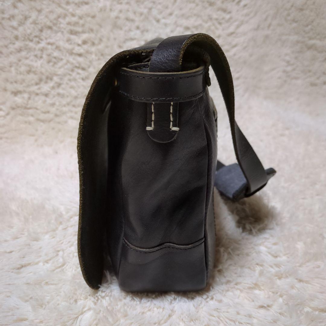 美品！SLOW　レザーショルダーバッグ　メッセンジャーバッグ　ブラック