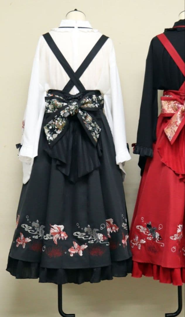 アマベル、びいどろ金魚と曼珠沙華和風スカート＆ブラウス