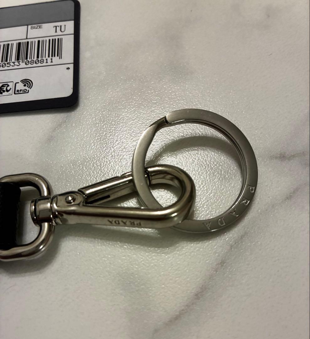 【美品】PRADA キーホルダー　キーリング　黒