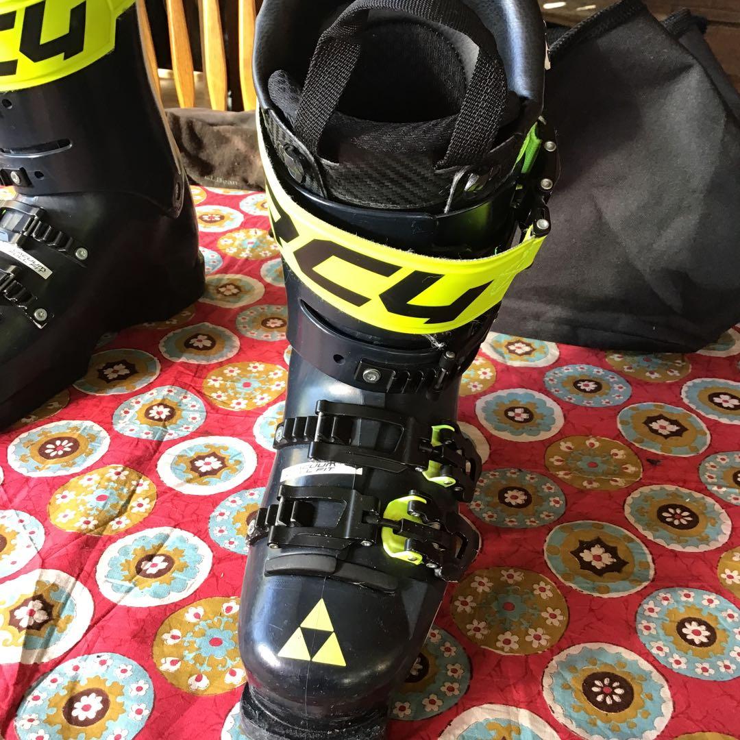 FISCHER RC4 Curv スキーブーツ　フィッシャー　靴 110