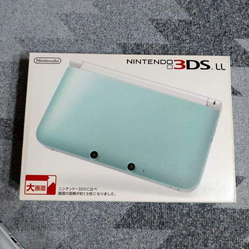 【まばたき堂さん専用】ニンテンドー3DS LL ミント×ホワイト　ソフト付き