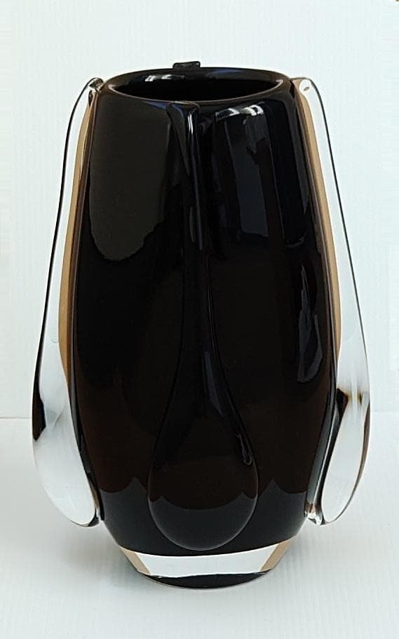 ガラス製　花瓶　黒　安曇野アートヒルズミュージアム