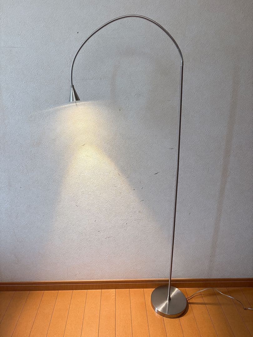 IKEA イケア TIVEDティーヴェード　フレキシブル　アーム　フロアランプ