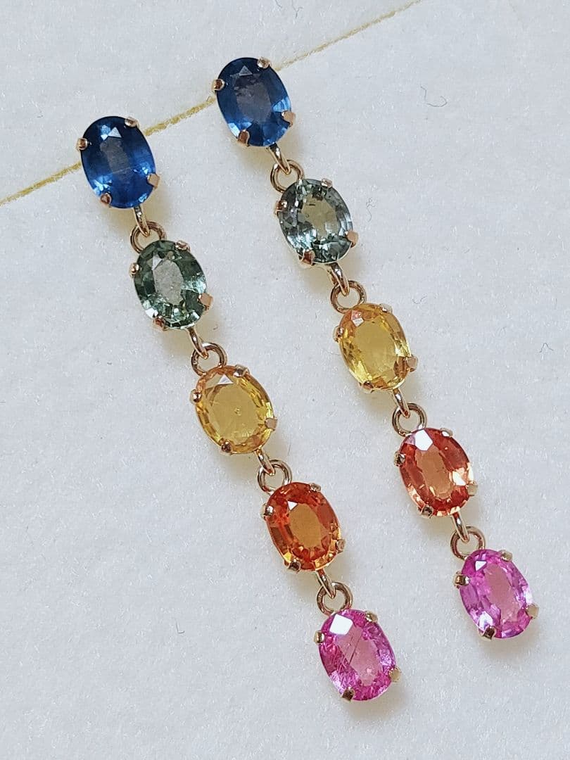 新作 未使用品 k18 天然カラフルサファイア ロング ピアス