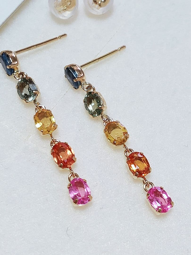 新作 未使用品 k18 天然カラフルサファイア ロング ピアス