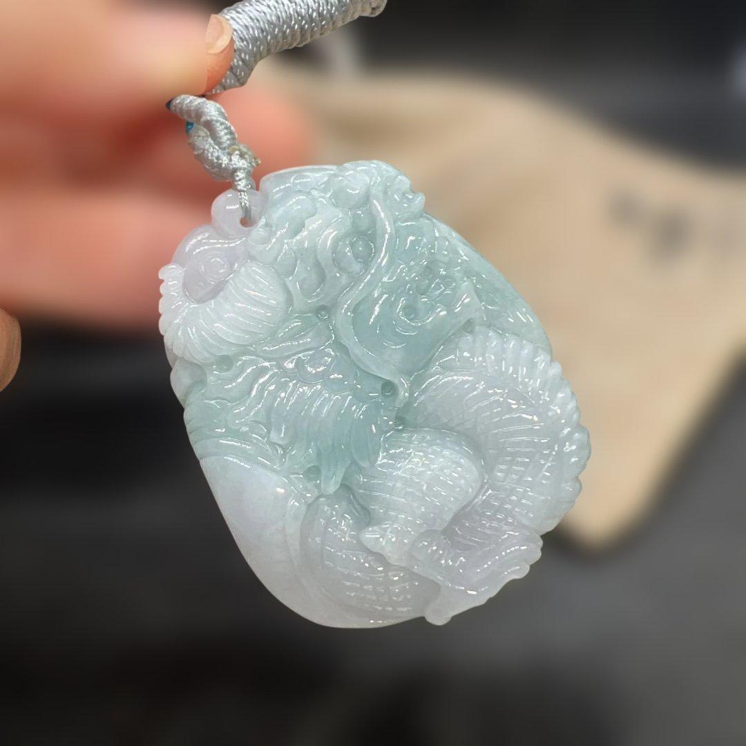 天然Aランク翡翠手作り両面に龍が彫刻されたペンダントAB10112
