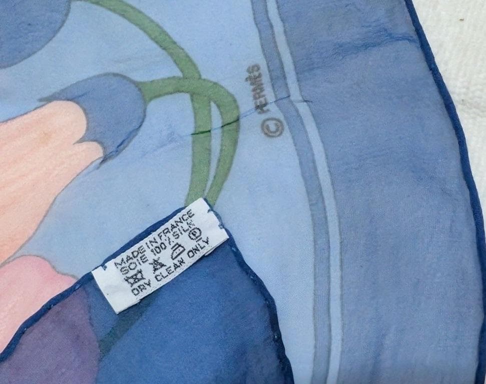 HERMÈS エルメス スカーフ カレ90 シルク100% 花柄 ピンク系