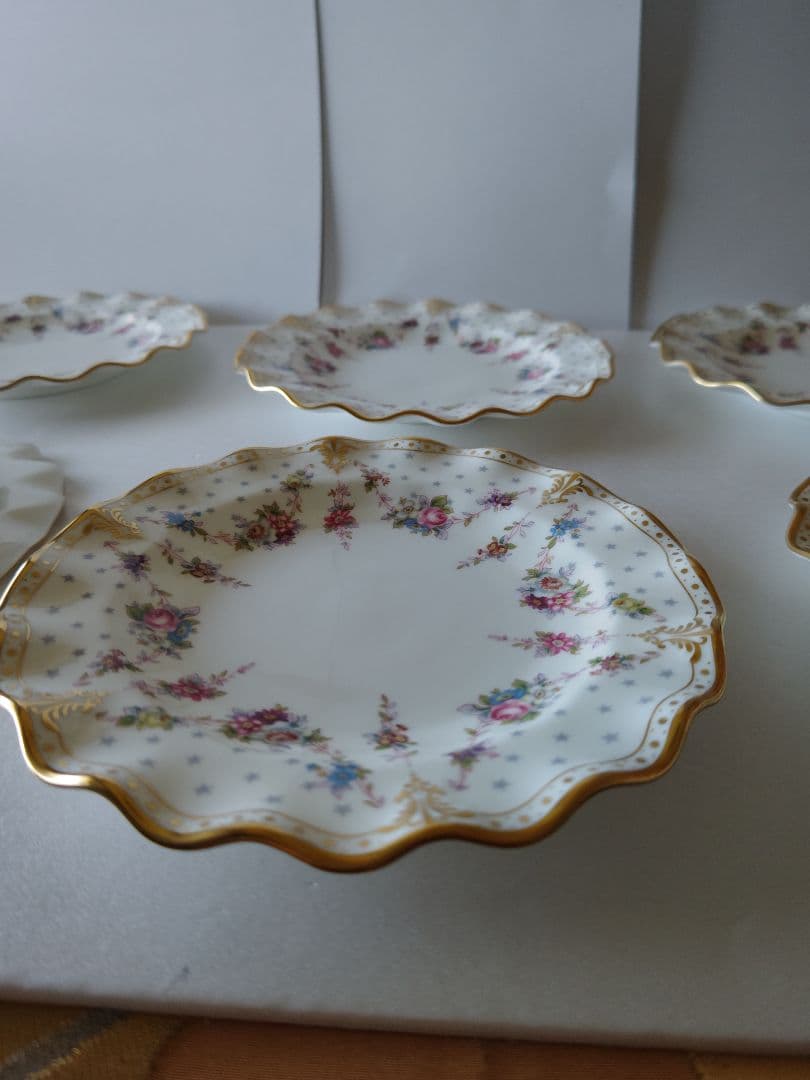 ロイヤルクラウンダ−ビ− ロイヤルアントワネット　プレート６枚セツト