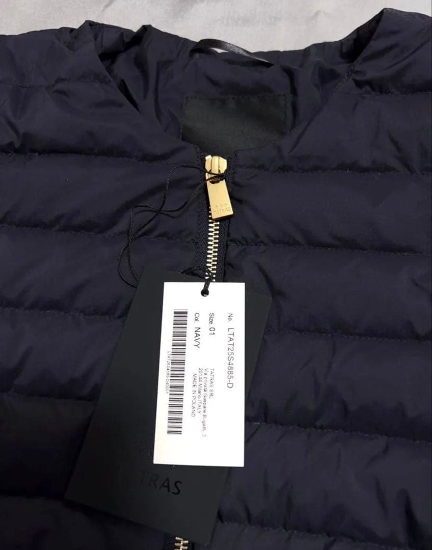 新品タグ付きTATRAS タトラス ノコ ノーカラー ダウンジャケット ネイビー