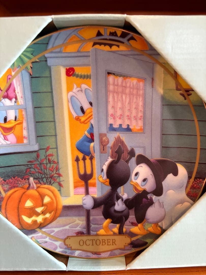 ディズニーマンスリープレート　皿　飾り皿　装飾