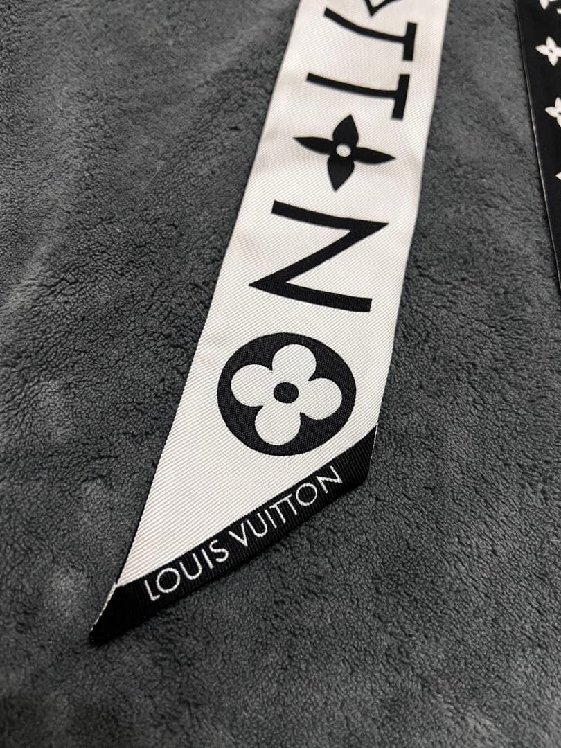 LOUIS VUITTON スカーフ