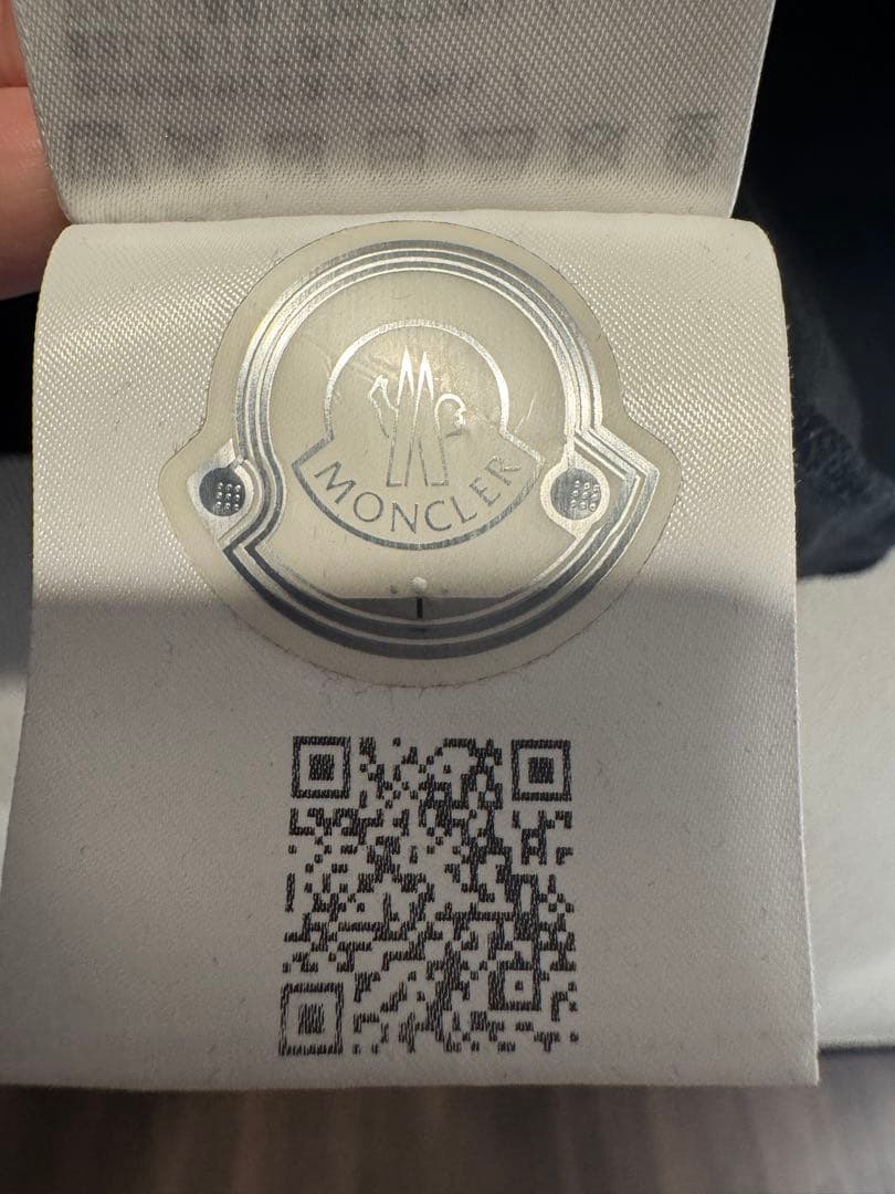 MONCLER 長袖カットソー 黒