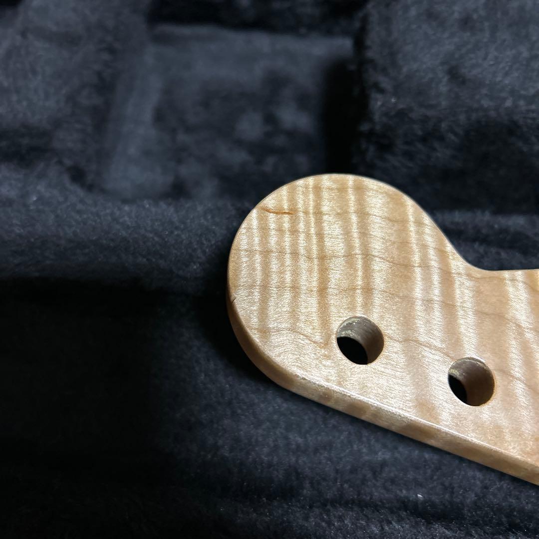 ストラトキャスター フレイムメイプルネック 22フレット