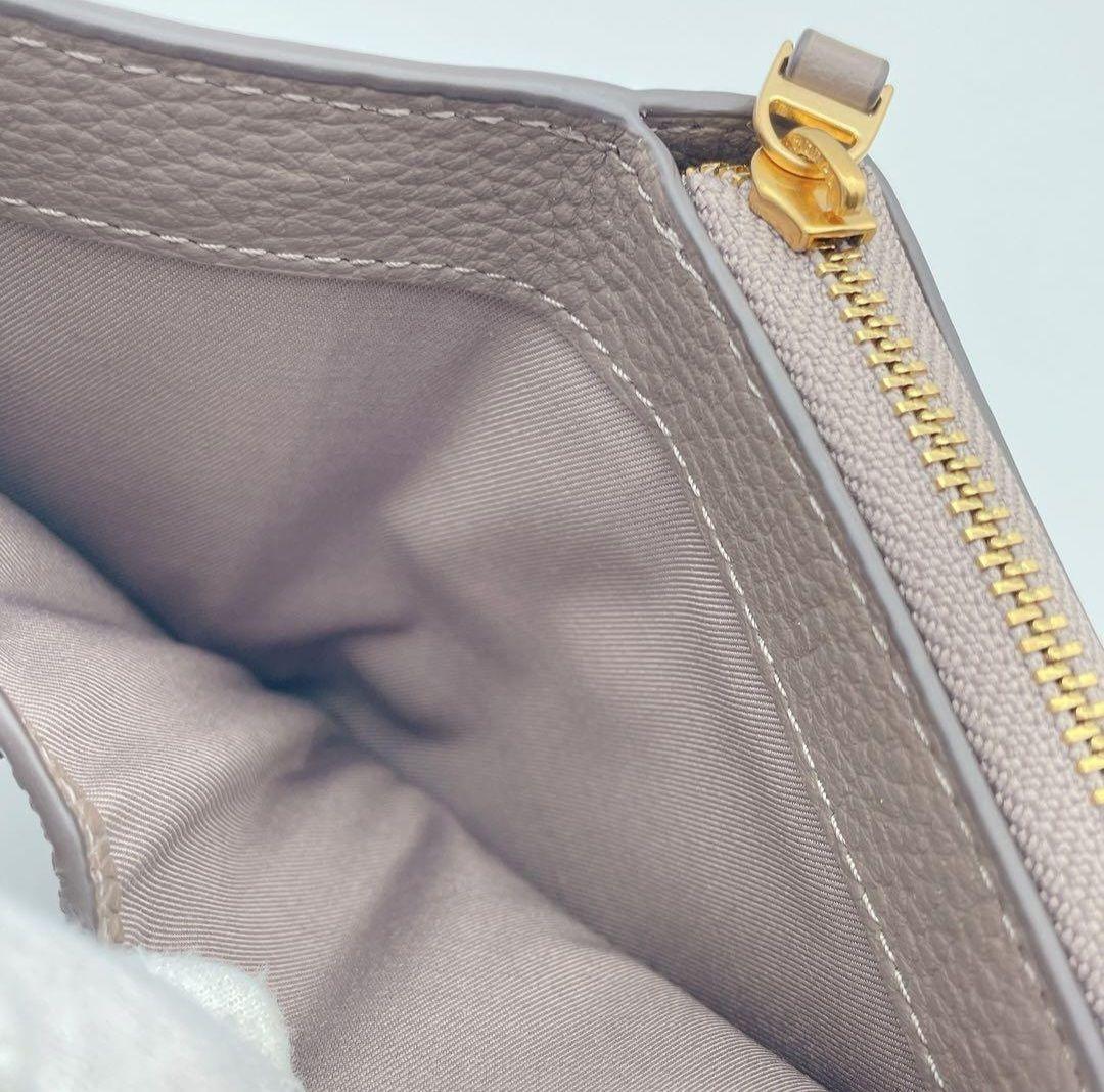 【美品】トリーバーチ 二つ折り財布 グレージュ