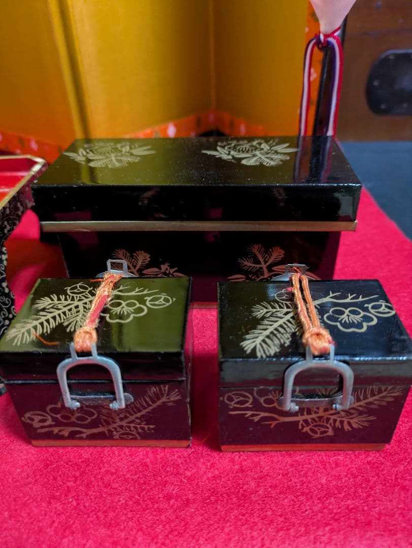 八重の衣のお雛様〜アンティーク雛道具と一緒に〜