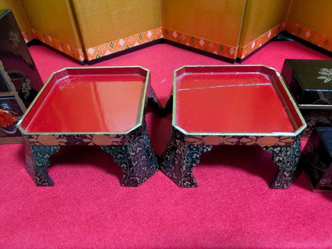 八重の衣のお雛様〜アンティーク雛道具と一緒に〜