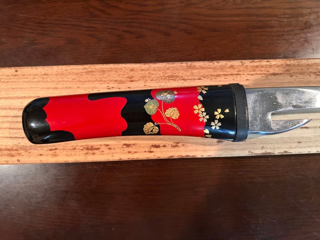 兜割　鉢割　拵え付き　桐箱付き　刀