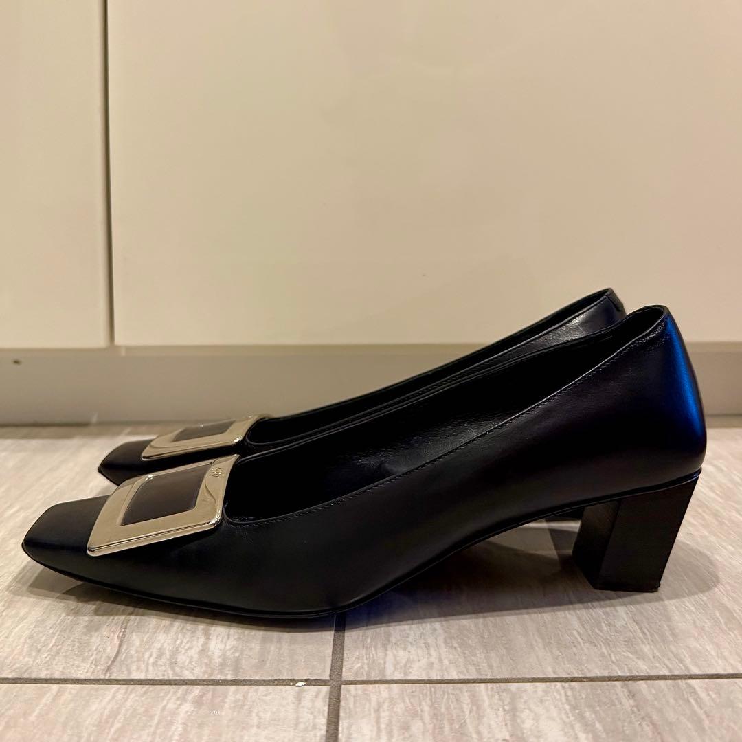 Roger Vivier ベルヴィヴィエ　ブラックパンプス