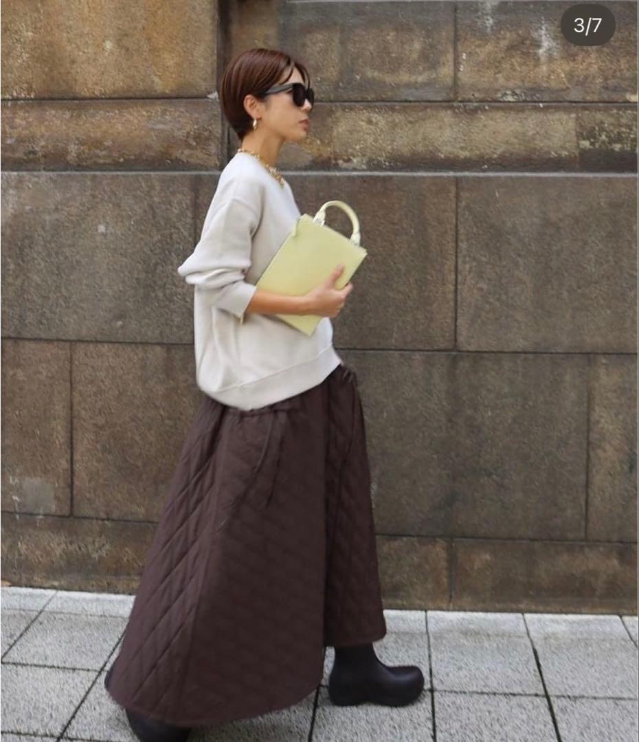 Machattt 黒いキルティングフレアスカート 新品未使用