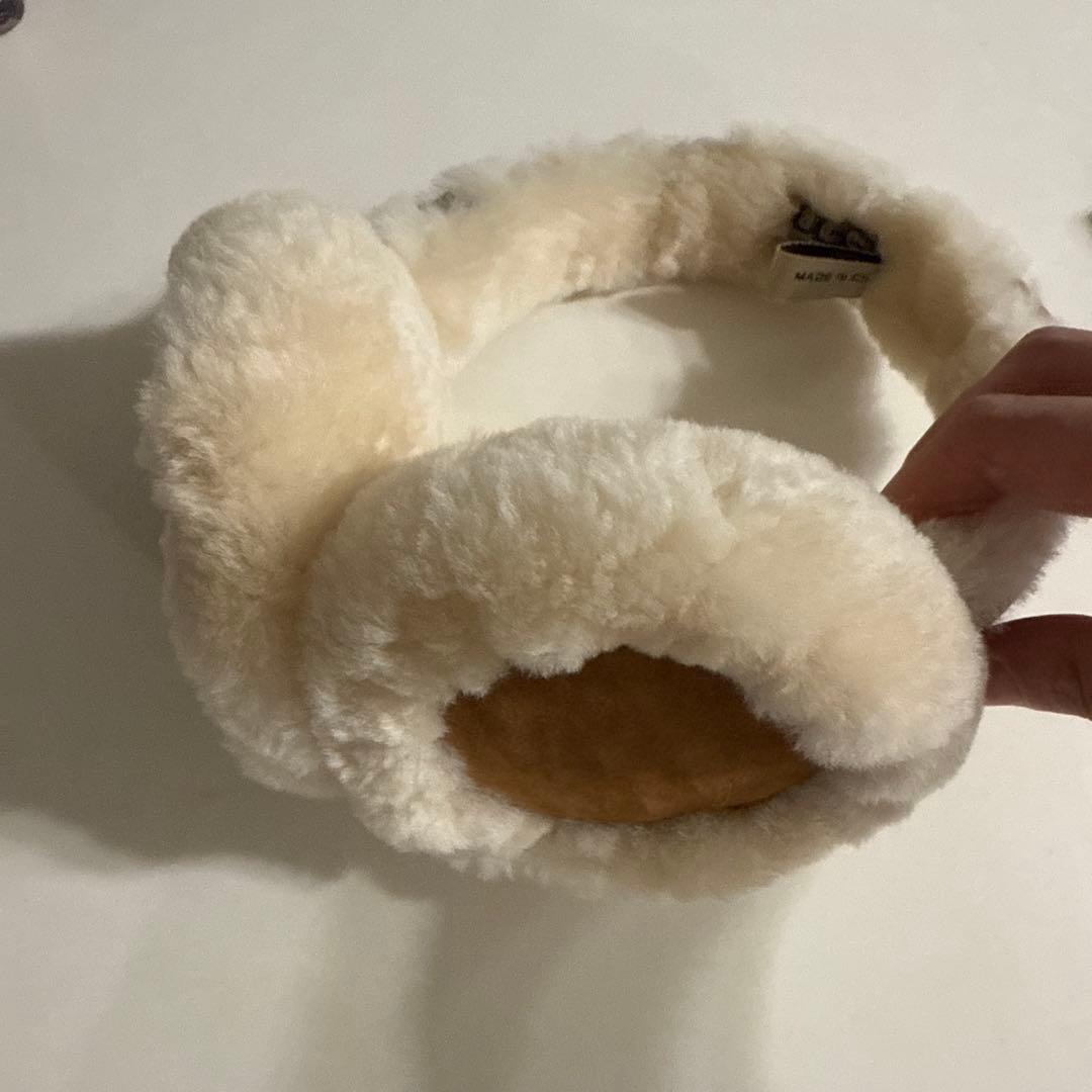 UGG アイボリー ファー耳あて