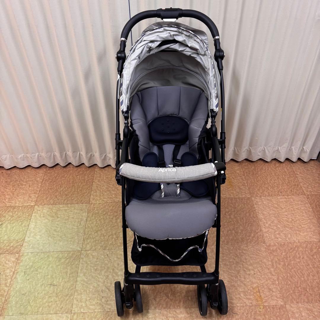 クリーニング済　☆綺麗☆　アップリカ　ラクーナエアー　コンパクト　革調ハンドル