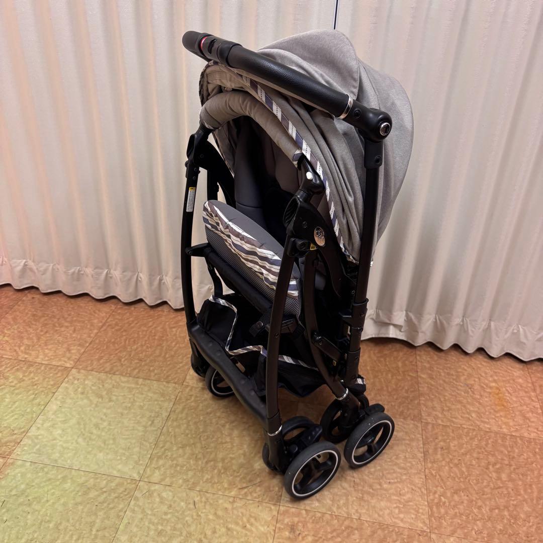 クリーニング済　☆綺麗☆　アップリカ　ラクーナエアー　コンパクト　革調ハンドル