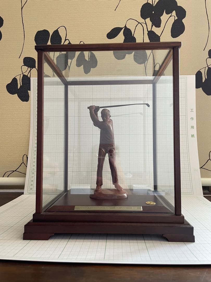 ブロンズ　ゴルフトロフィー　ガラスケース