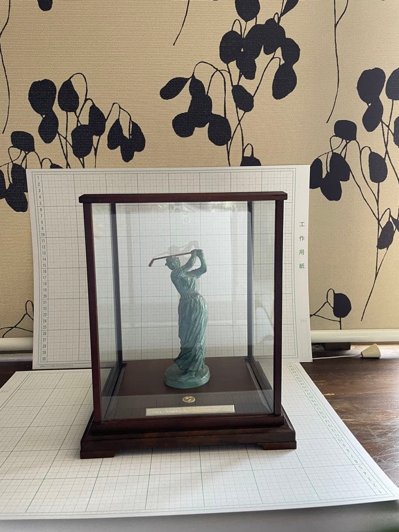 ブロンズ　ゴルフトロフィー　ガラスケース