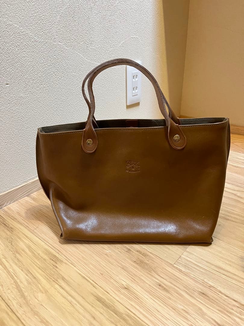 ヌメ　レザートートバッグ　イルビゾンテ