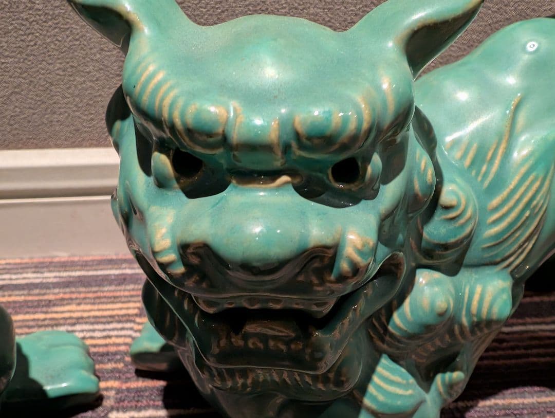 青磁のシーサー 一対 置物 魔除け 守り神 獅子 沖縄 骨董 雑貨 アンティーク