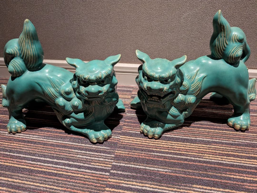 青磁のシーサー 一対 置物 魔除け 守り神 獅子 沖縄 骨董 雑貨 アンティーク