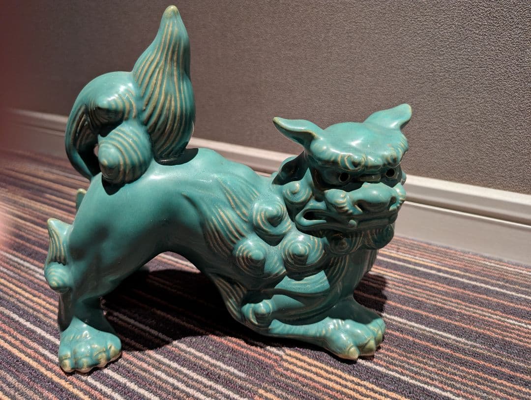 青磁のシーサー 一対 置物 魔除け 守り神 獅子 沖縄 骨董 雑貨 アンティーク