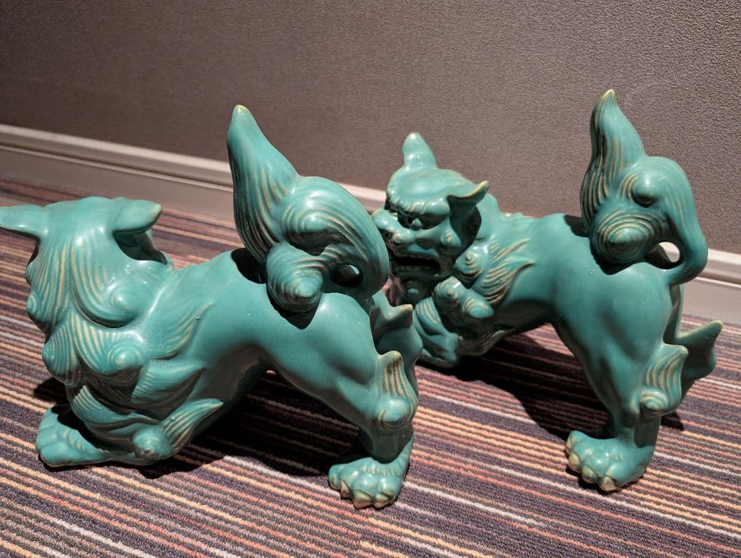 青磁のシーサー 一対 置物 魔除け 守り神 獅子 沖縄 骨董 雑貨 アンティーク