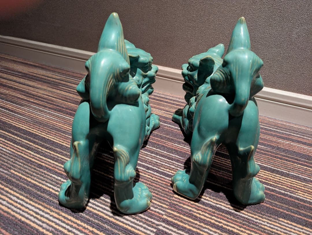 青磁のシーサー 一対 置物 魔除け 守り神 獅子 沖縄 骨董 雑貨 アンティーク